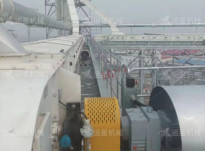 斗式提升機、密封單托輥氣墊皮帶機.jpg